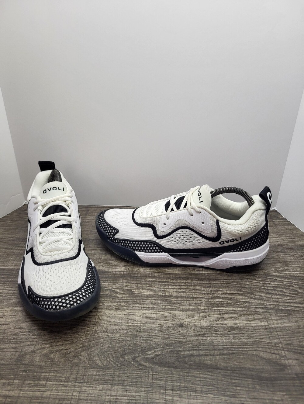 Avoli Vol 1 White Black Volleyball Shoes Breathable Sneakers Women's Size 8.5